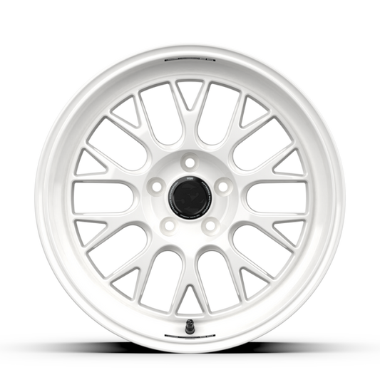 fifteen52 Holeshot RSR 18x9.5 5x114.3 38mm ET 73.1mm Center Bore Rally White