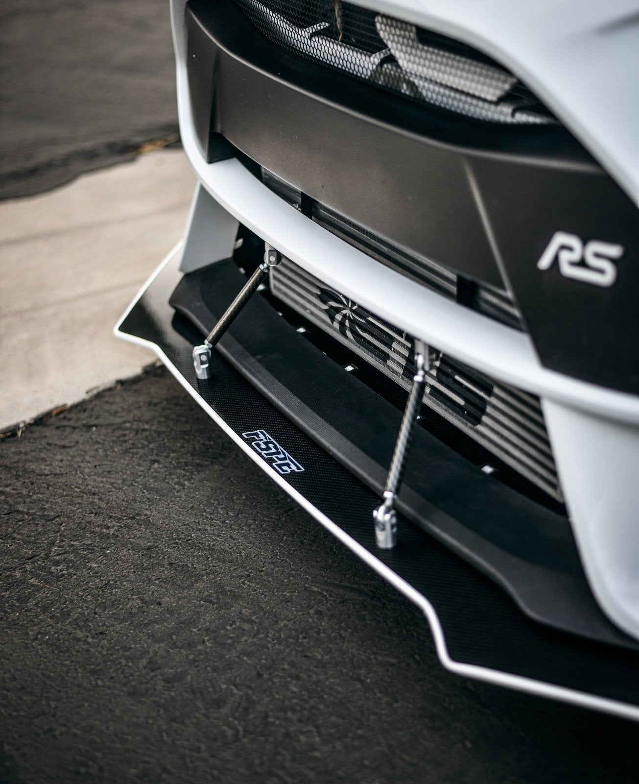 Ford Focus RS (2016-2018) PURE CARBON FIBER Front Splitter - FSPE