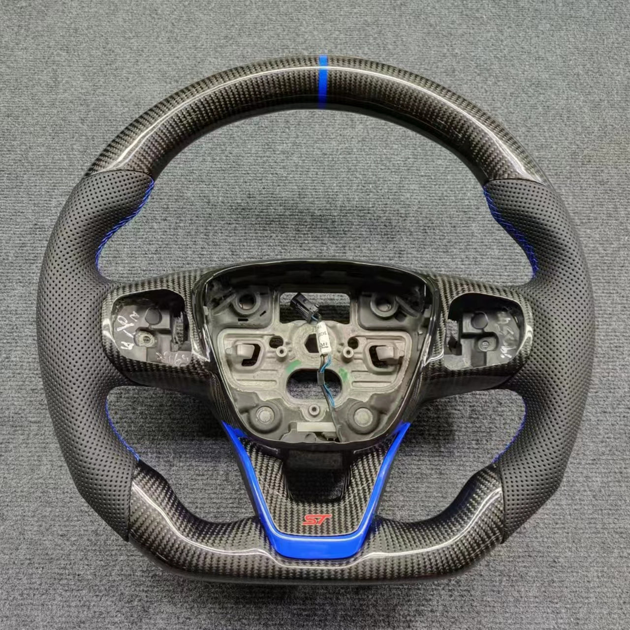 Z Carbon Focus 13-14 Focus ST Carbon Fiber Steering Wheel