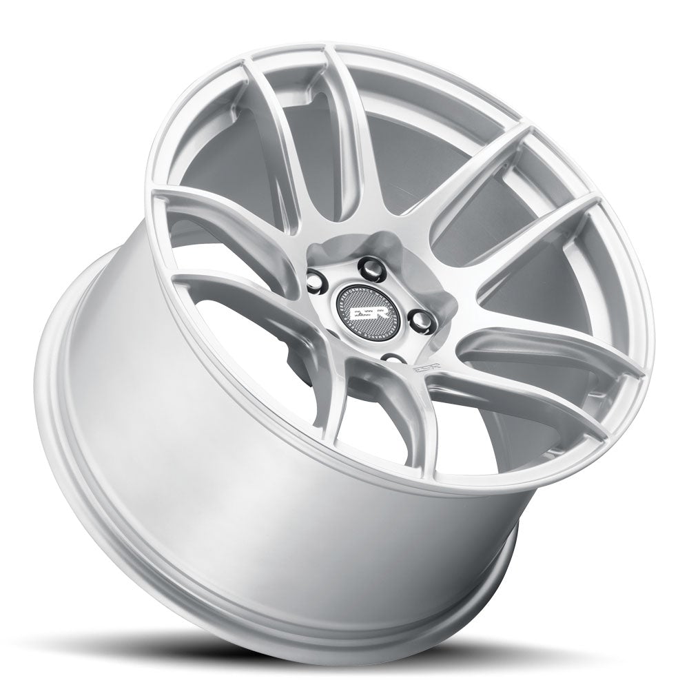 ESR CS8 HYPER SILVER 18x9.5+22 5x114.3  72.6